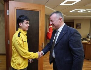 Kocaelisporlu Efe Kartal’dan Büyükakın’a ziyaret