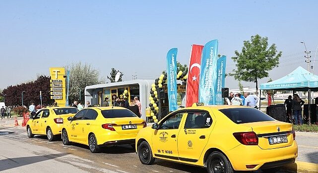 Üçevler’de modern taksi durağı hizmete açıldı