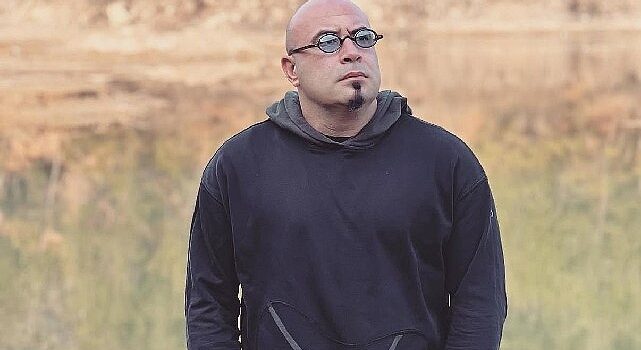 Barış Çapkın şarkılarını bir albümde topladı: Fezaya Bak