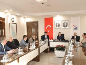 Başkan Vekili Akın basın mensuplarıyla buluştu