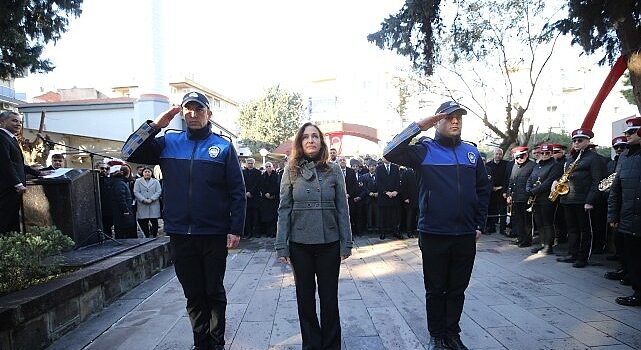 Karşıyakalılar Zübeyde Anne’yi kabri başında andı